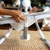 Ingenuity AnyWay Sway™ Rezgő Hinta Dallamokkal Spruce™ Újszülött Kortól - USB-Csatlakozással, 3 Irányú Hintázás, 9kg Súlyhatárig