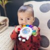 Baby Einstein Outstanding Opus™ Érzékszervi Csörgő és Rágóka Babajáték BPA Mentes 3 Hónapos Kortól