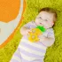 Baby Einstein Oball My Own™ Easy Grasp Ananász 10cm Csörgő és Rágóka Játék Újszülött Kortól