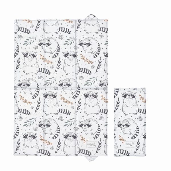 CEBA BABY Pelenkázó Alátét Utazáshoz Mosómedve Mintával 40x60cm - Összecsukható, Ftalátmentes és Könnyen Tisztítható