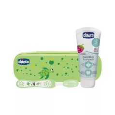   Chicco Fogkefe és Fluoridos Fogkrém Készlet Always Smiling Tokban Zöld 12 hónapos kortól - Gyengéd Mindennapi Fogápoláshoz