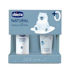  Chicco Natural Sensation We Are Two Ajándék Kozmetikai Szett Újszülött Kortól - Teljes Körű Babaápoláshoz Praktikus Ajándékcsomag