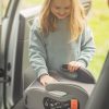 Petite & Mars Optimus Ülésmagasító Pro i-Size Black Air 125-150 cm (22-36 kg) - Biztonságos, Kényelmes és Légáteresztő Autós Ülésmagasító Gyermekeknek
