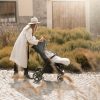 Petite & Mars Arctic 4in1 Téli Bundazsák + Szőrme Kézmelegítő Babakocsira Furry Sky Whisper - Extra Meleg, Vízálló, OEKO-TEX®, Hosszabbítható, Teljes Téli Szett 0-3 Éves Korig